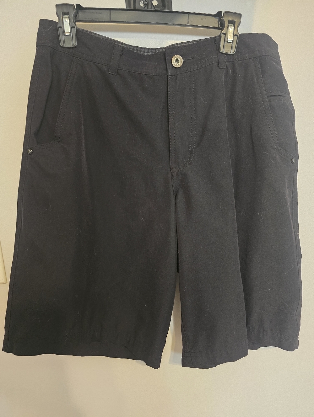Lululemon Mens Shorts With Zippers Lots Of Pockets Black Sz 34 - Picture 2 of 5